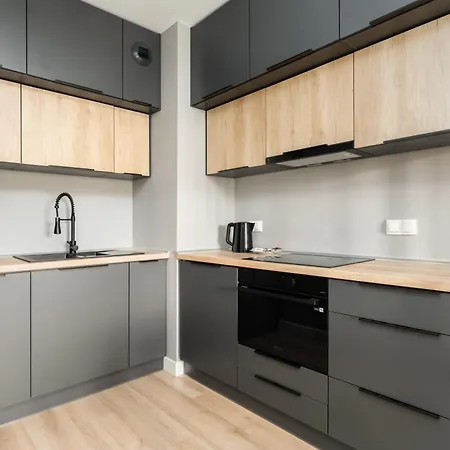 公寓 Comfortable With Parking & Garden By Renters
