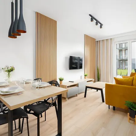 Comfortable With Parking & Garden By Renters * 波兹南