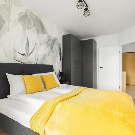 Comfortable With Parking & Garden By Renters * 波兹南