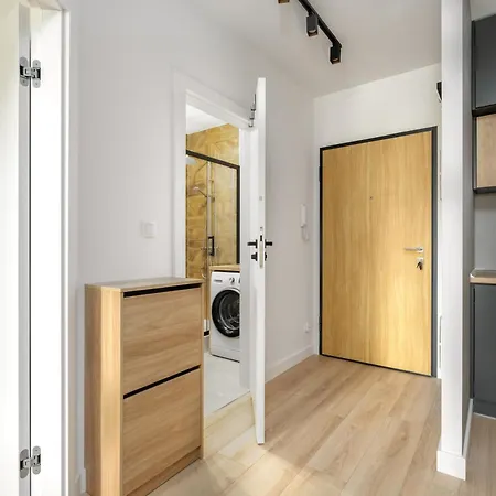 公寓 Comfortable With Parking & Garden By Renters
