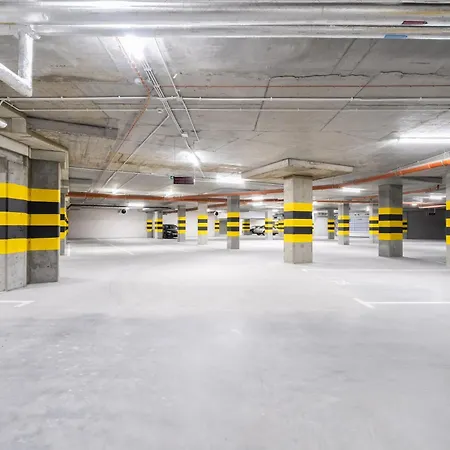 Comfortable With Parking & Garden By Renters *